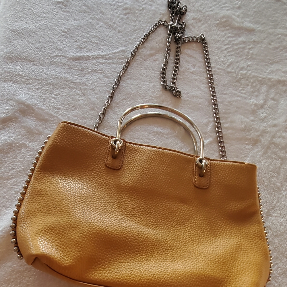 Handbags - Picture 8 of 8